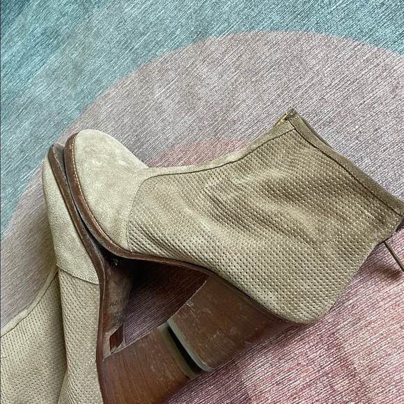 Aquatalia Perforated Tan Fall Brown Ankle Boots With Chunky Heel - Picture 9 of 15